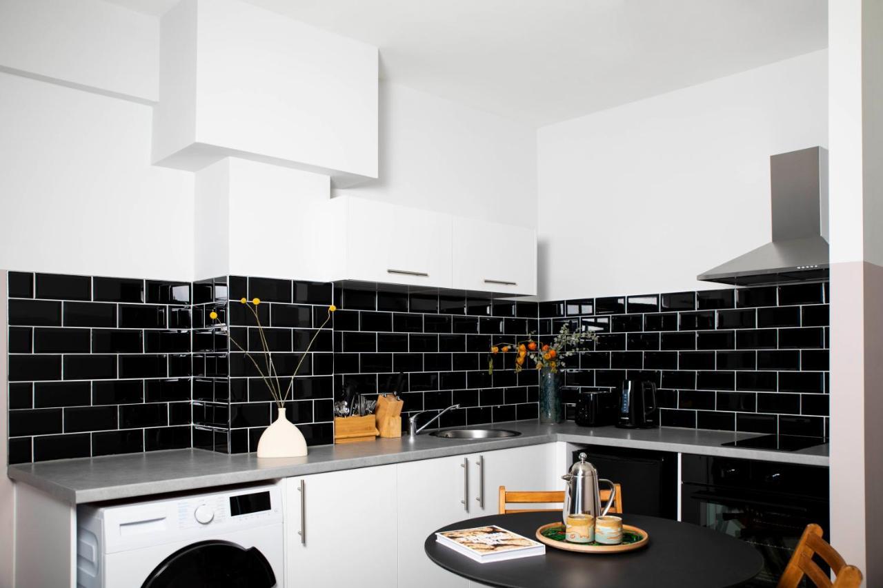 Bob W Commercial House * Londra